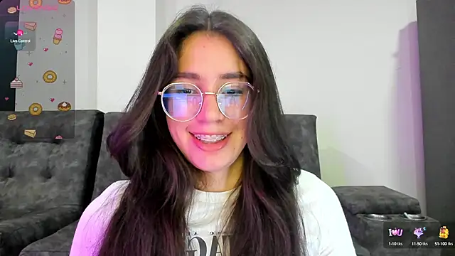 emmadiaz1 online show from 28, 2, 2025