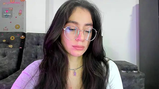 emmadiaz1 online show from 1, 3, 2025