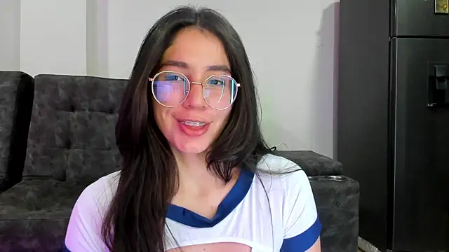 emmadiaz1 online show from 5, 3, 2025