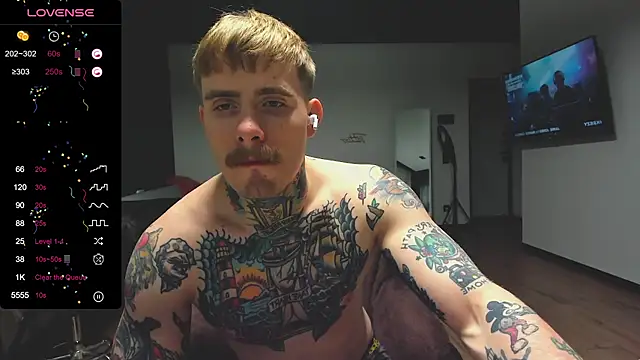 Snapshot of white_King9999 chatting on 8, 12, 2024 white King9999 online show from 8, 12, 2024