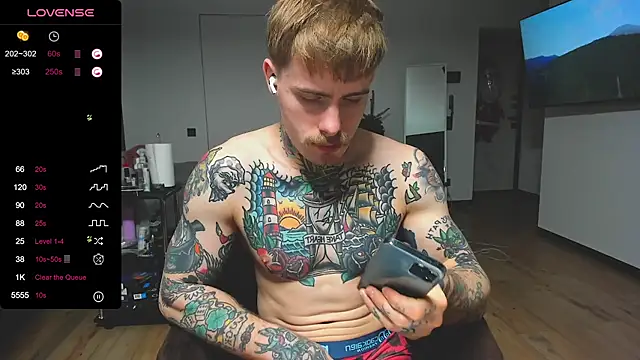 Snapshot of white_King9999 chatting on 18, 12, 2024 white King9999 online show from 18, 12, 2024