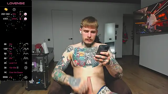 Snapshot of white_King9999 chatting on 25, 12, 2024 white King9999 online show from 25, 12, 2024