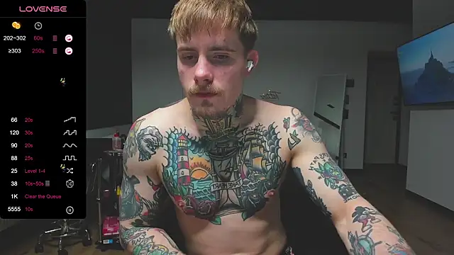 Snapshot of white_King9999 chatting on 14, 2, 2025 white King9999 online show from 14, 2, 2025