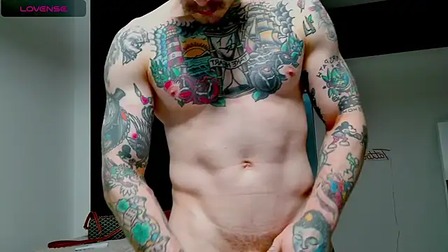 Snapshot of white_King9999 chatting on 25, 10, 2025 white King9999 online show from 25, 10, 2025