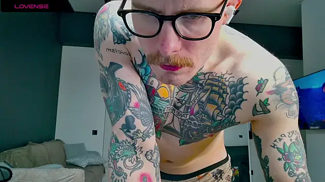 Snapshot of white_King9999 chatting on 13, 1, 2026 white King9999 online show from 13, 1, 2026