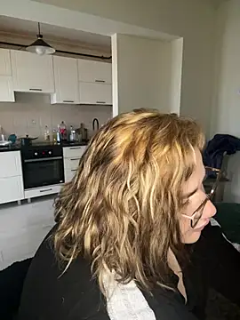 Leya  Droit online show from 3, 3, 2025