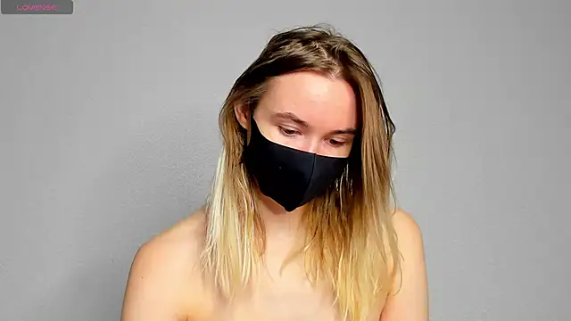 Snapshot of DaisyWildes chatting on 21, 12, 2024 DaisyWildes online show from 21, 12, 2024
