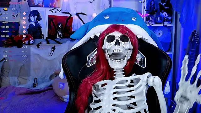 Snapshot of _Sparkland_ chatting on 23, 10, 2025  Sparkland  online show from 23, 10, 2025