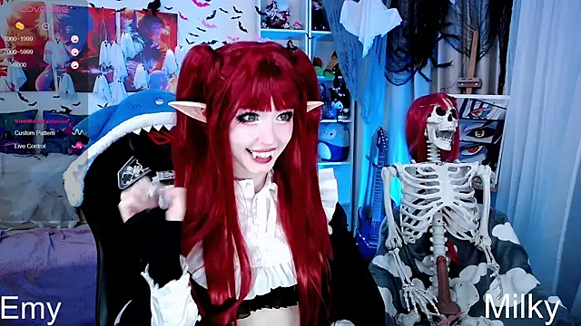 Snapshot of _Sparkland_ chatting on 27, 10, 2025  Sparkland  online show from 27, 10, 2025