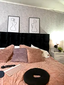 Katti Barrera online show from 2, 12, 2025