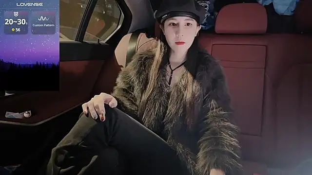 Snapshot of newwell chatting on 7, 1, 2025 newwell online show from 7, 1, 2025