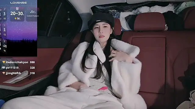 Snapshot of newwell chatting on 12, 1, 2025 newwell online show from 12, 1, 2025