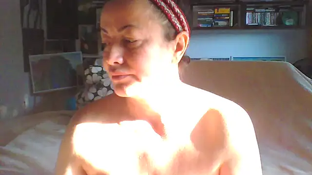 Snapshot of MariaAnaSunshine chatting on 11, 9, 2025 MariaAnaSunshine online show from 11, 9, 2025