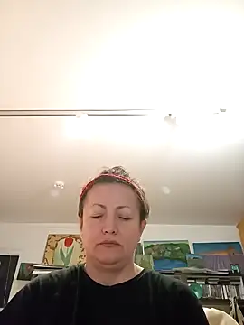 Snapshot of MariaAnaSunshine chatting on 1, 10, 2025 MariaAnaSunshine online show from 1, 10, 2025