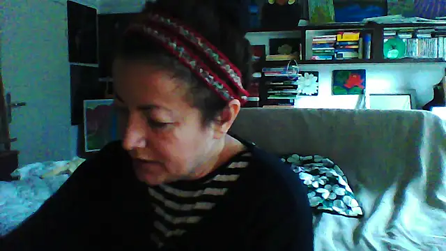 Snapshot of MariaAnaSunshine chatting on 4, 10, 2025 MariaAnaSunshine online show from 4, 10, 2025