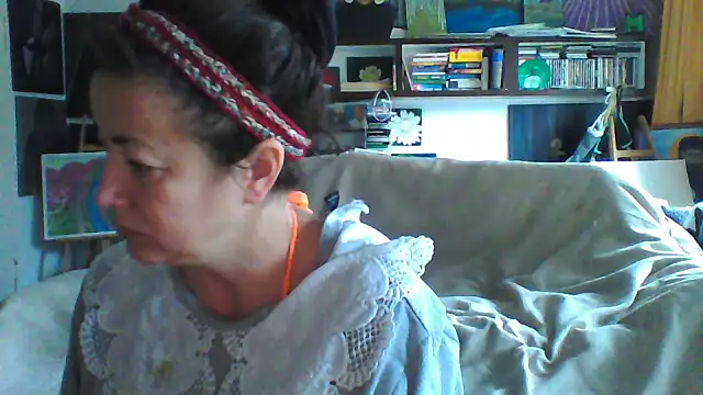 Snapshot of MariaAnaSunshine chatting on 16, 10, 2025 MariaAnaSunshine online show from 16, 10, 2025