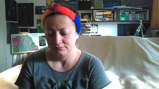 Snapshot of MariaAnaSunshine chatting on 21, 10, 2025 MariaAnaSunshine online show from 21, 10, 2025