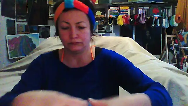 Snapshot of MariaAnaSunshine chatting on 5, 12, 2025 MariaAnaSunshine online show from 5, 12, 2025