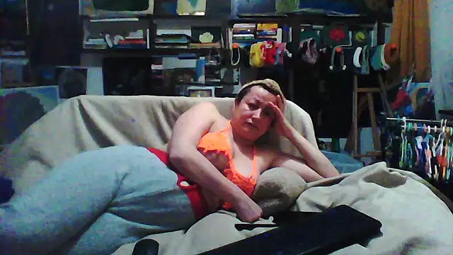 Snapshot of MariaAnaSunshine chatting on 13, 12, 2025 MariaAnaSunshine online show from 13, 12, 2025