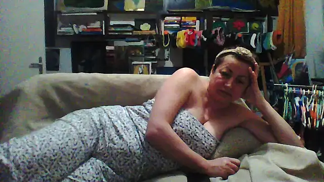 Snapshot of MariaAnaSunshine chatting on 14, 12, 2025 MariaAnaSunshine online show from 14, 12, 2025