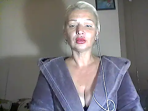 Snapshot of MaryJane441 chatting on 7, 10, 2025 MaryJane441 online show from 7, 10, 2025