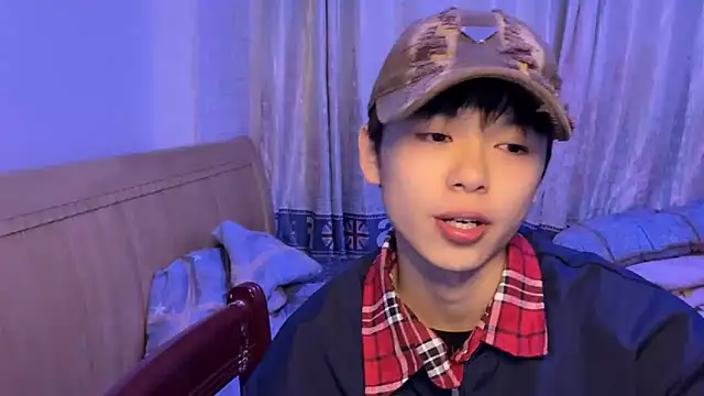 Snapshot of xiaottt1918 chatting on 12, 1, 2025 xiaottt1918 online show from 12, 1, 2025