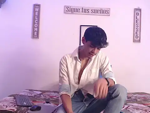 Snapshot of harrytomson_1 chatting on 21, 1, 2025 harrytomson 1 online show from 21, 1, 2025