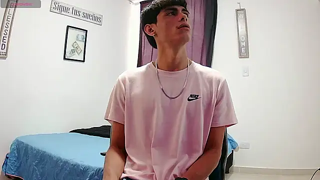 Snapshot of harrytomson_1 chatting on 12, 10, 2025 harrytomson 1 online show from 12, 10, 2025