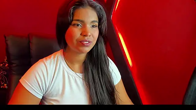 Snapshot of zoe_roux21 chatting on 25, 1, 2025 zoe roux21 online show from 25, 1, 2025