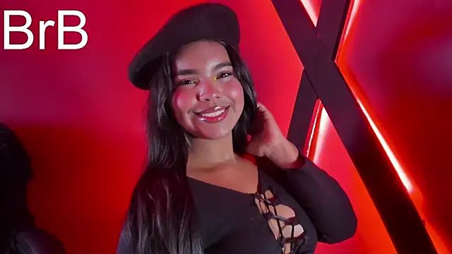 Snapshot of zoe_roux21 chatting on 5, 10, 2025 zoe roux21 online show from 5, 10, 2025