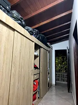 Snapshot of zoe_roux21 chatting on 25, 10, 2025 zoe roux21 online show from 25, 10, 2025