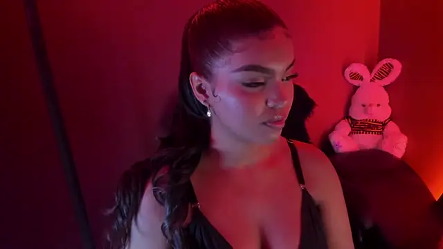 Snapshot of zoe_roux21 chatting on 29, 10, 2025 zoe roux21 online show from 29, 10, 2025