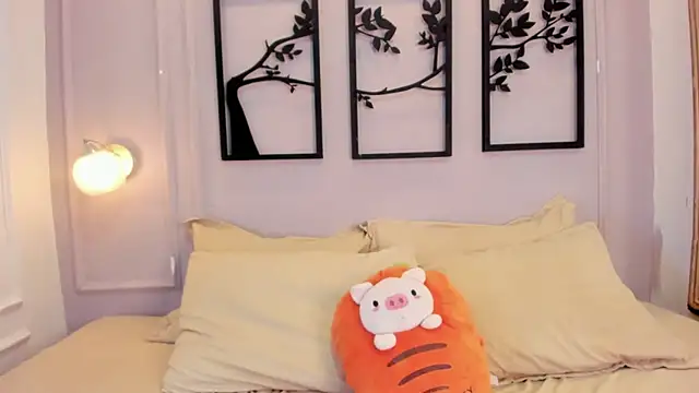 zoe roux21 online show from 19, 11, 2025