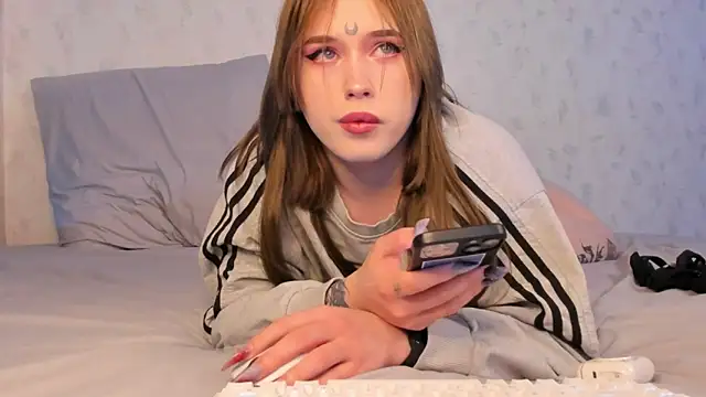 Snapshot of Spliti_moon chatting on 9, 2, 2025 Spliti moon online show from 9, 2, 2025