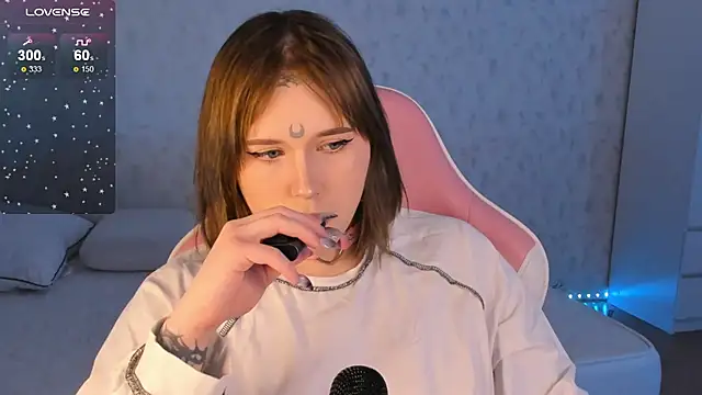 Snapshot of Spliti_moon chatting on 28, 2, 2025 Spliti moon online show from 28, 2, 2025