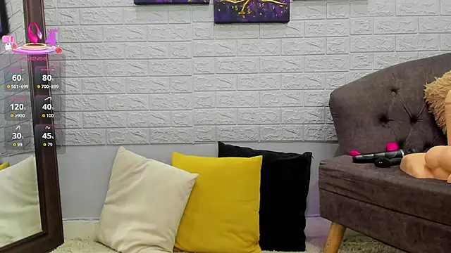 Snapshot of _EmilyJireh_ chatting on 10, 9, 2025  EmilyJireh  online show from 10, 9, 2025
