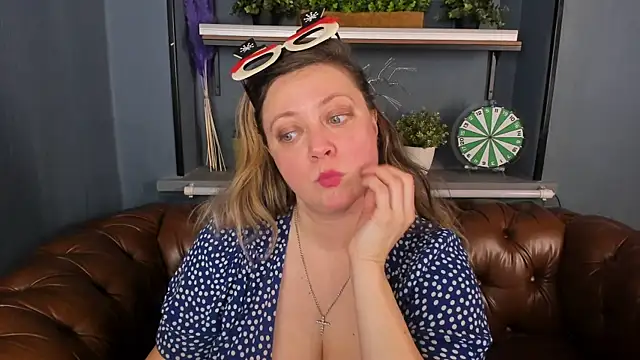 JesiaFoxi online show from 2, 1, 2025