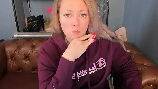 JesiaFoxi online show from 24, 6, 2026