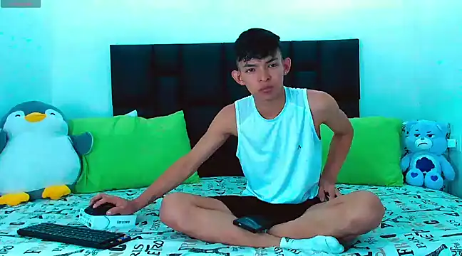 Tonny twink  online show from 6, 2, 2025