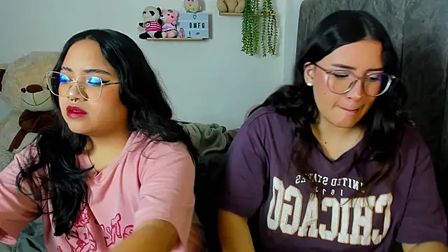 Snapshot of maddie-and-chelsea- chatting on 2, 10, 2025 maddie-and-chelsea- online show from 2, 10, 2025