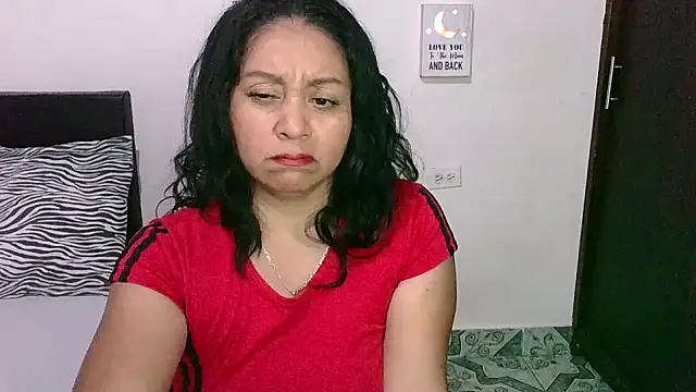 Snapshot of zaray_bella chatting on 6, 3, 2025 zaray bella online show from 6, 3, 2025