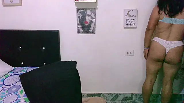 Snapshot of zaray_bella chatting on 22, 10, 2025 zaray bella online show from 22, 10, 2025