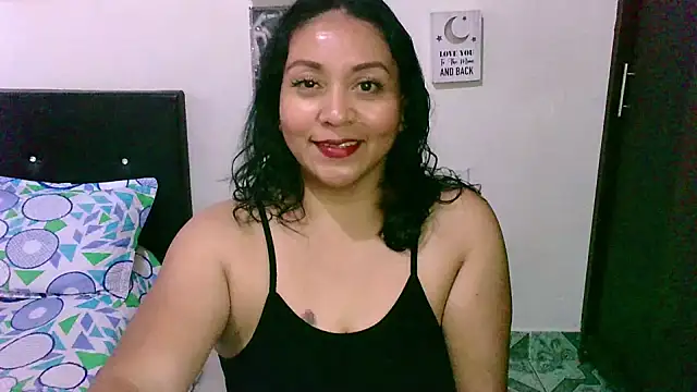 Snapshot of zaray_bella chatting on 1, 11, 2025 zaray bella online show from 1, 11, 2025