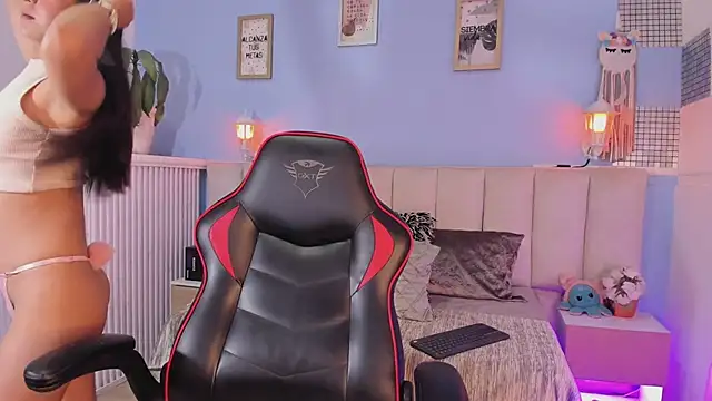 lyzzi smith01 online show from 28, 1, 2025