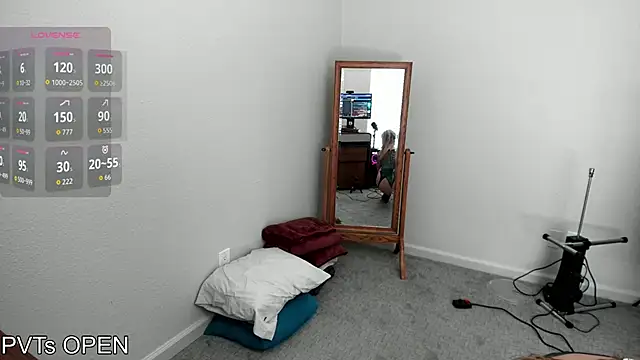 Peaches N Kreme online show from 13, 9, 2025