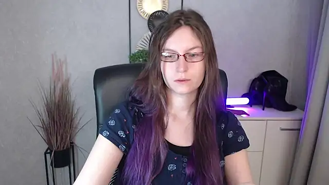 emmaxDelight online show from 14, 11, 2025