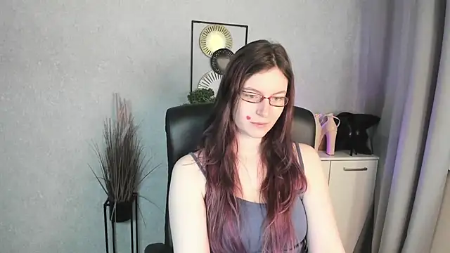 emmaxDelight online show from 6, 5, 2026