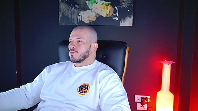 Snapshot of AngeloEric chatting on 4, 12, 2024 AngeloEric online show from 4, 12, 2024