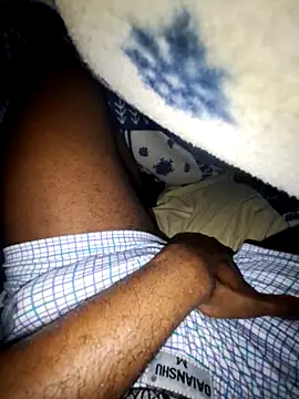 Snapshot of RovingAlcove chatting on 11, 3, 2026 RovingAlcove online show from 11, 3, 2026