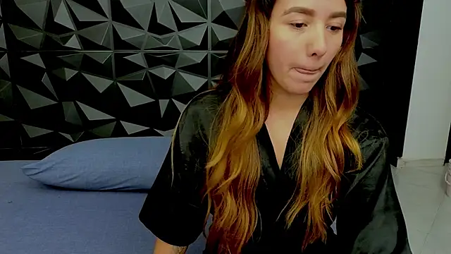 Sofiapeachh online show from 20, 3, 2025